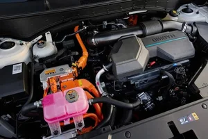 Will the 2025 Hyundai SantaFe Hybrid Dominate Vietnam's SUV Market? - image 0