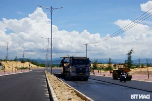 The 100 Billion VND Road: A Scenic Journey Through Vietnam's Coastal Dunes - image 0