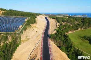 The 100 Billion VND Road: A Scenic Journey Through Vietnam's Coastal Dunes - image 5