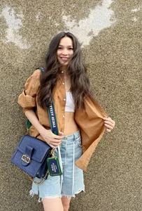 How Singer Hien Thuc Masters Fashion to Accentuate Her Slim Waist - image 3