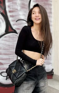 How Singer Hien Thuc Masters Fashion to Accentuate Her Slim Waist - image 10