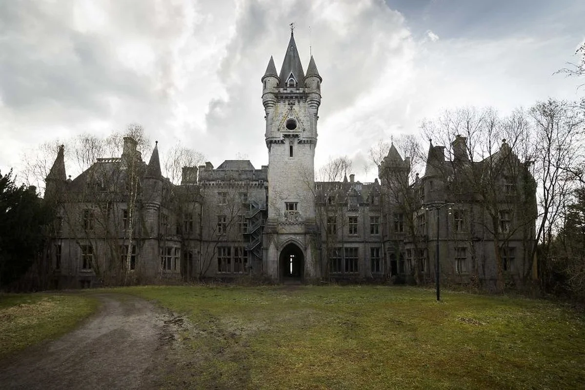 Breathtaking Abandoned Castles Around the World: A Journey into Ruins