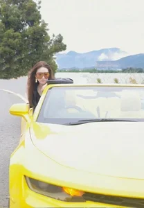 Liu Yifei Effortless Luxury: Cool Exhibition Style and Supercar Shopping - image 0