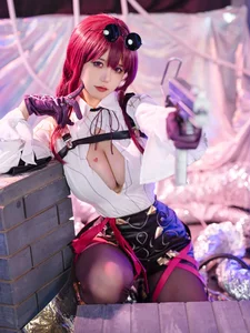Ogura Chiyo Kafka Cosplay: Stunning Honkai Star Rail Tribute to the Mysterious Stellaron Hunter - image 14