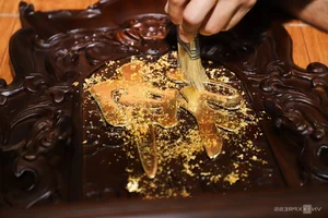 The Art of Gold Leaf: A Four-Generation Family Legacy in Hanoi - image 4