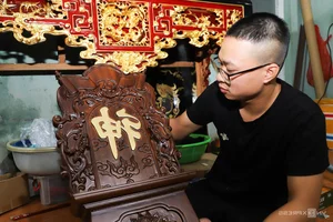 The Art of Gold Leaf: A Four-Generation Family Legacy in Hanoi - image 5