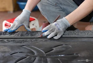 The Art of Gold Leaf: A Four-Generation Family Legacy in Hanoi - image 10