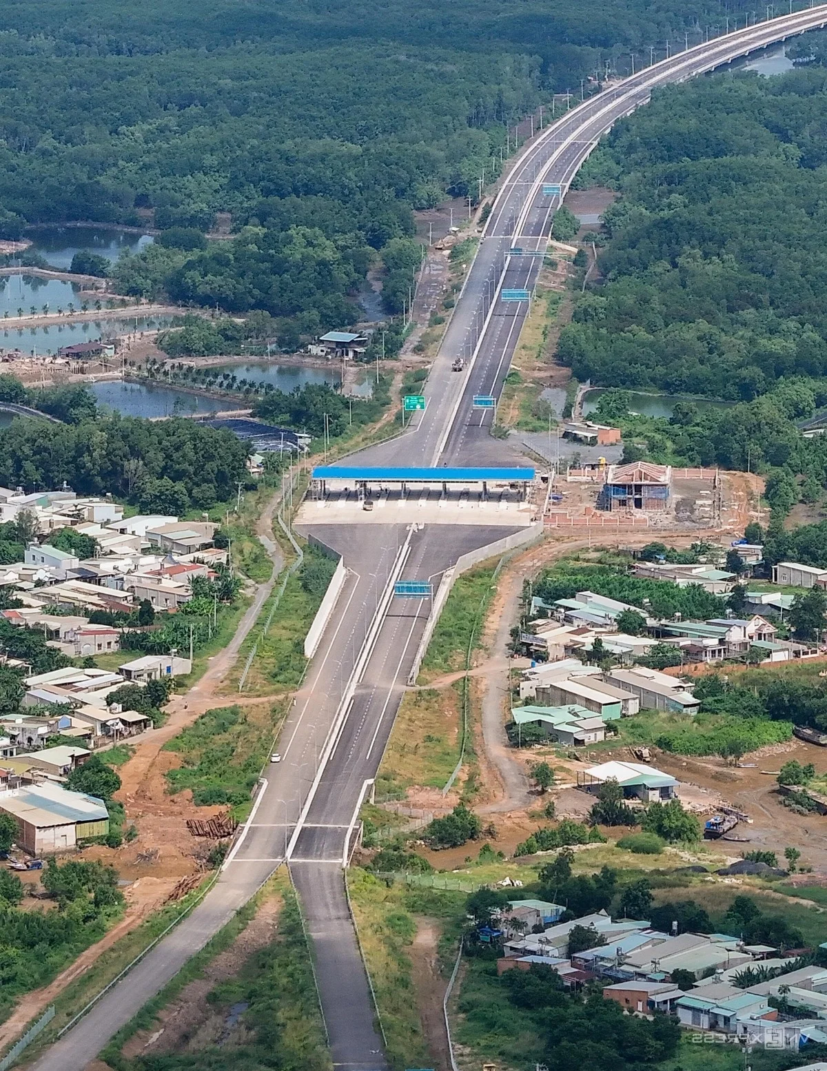 Ben Luc - Long Thanh Expressway Mangrove Forest Section Nears Completion