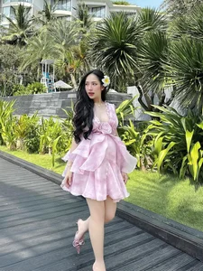 Joyce Pham Redefines Maternity Beach Style - image 9
