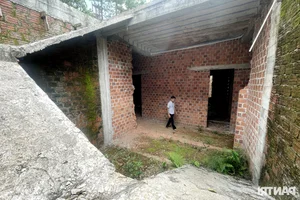 The Mysterious Abandoned Villas Hidden Deep Within the Misty Forests of Mang Den - image 9