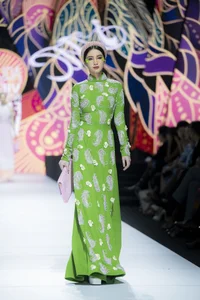 Khanh Van and Minh Tu Deliver Epic Catwalk as Ao Dai Vedettes - image 4
