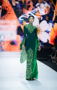 Khanh Van and Minh Tu Deliver Epic Catwalk as Ao Dai Vedettes - image 2