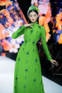 Khanh Van and Minh Tu Deliver Epic Catwalk as Ao Dai Vedettes - image 10