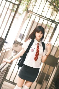 YiTuYu Art Language Vol.10544: Capturing the Artistic Essence of Model Ke Ai Duo - image 2