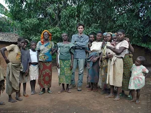 Master Hunters: The Extraordinary Survival Skills of Africa's Small-Stature Tribes - image 1