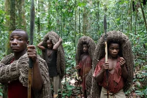 Master Hunters: The Extraordinary Survival Skills of Africa's Small-Stature Tribes - image 8