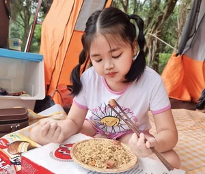 Singer Maya Embraces Peaceful Life and Simple Home-Cooked Meals - image 4