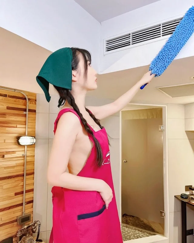 The Apron Aesthetic: Creative Loungewear and Playful Social Media Photoshoots
