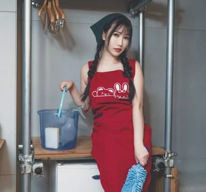 The Apron Aesthetic: Creative Loungewear and Playful Social Media Photoshoots - image 6