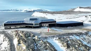 Exploring the Massive 5,000m2 Ice Fortress in China's Extreme Cold - image 0