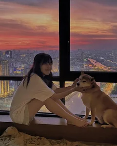 Parody Star Surprises Fans with Youthful Schoolgirl Transformation in Latest Photoshoot - image 0