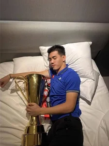 Vietnam Players 'Flex' as They Sleep with the Championship Trophy - image 0