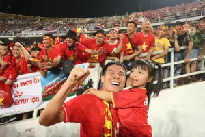 Vietnam Players 'Flex' as They Sleep with the Championship Trophy - image 5