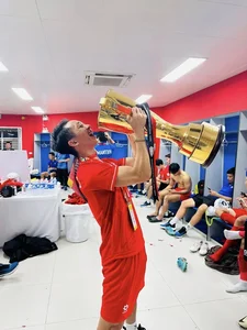 Vietnam Players 'Flex' as They Sleep with the Championship Trophy - image 6