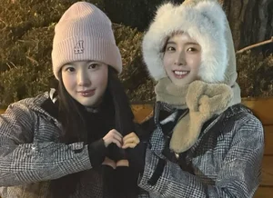 Netizens Stunned by the Stunning Visuals of Popular Female Idol’s Younger Sister - image 3