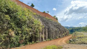 Discovering a New Natural Wonder in the Highlands of Quang Nam - image 3