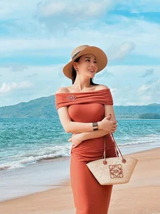 Phuong Oanh Radiant Beauty During Her Twin Pregnancy Journey - image 6