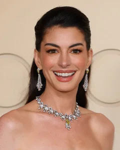 Anne Hathaway Age-Defying Beauty Secrets: Diet and Wellness Tips - image 4