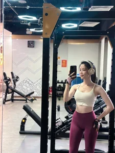 VTV’s Chuyen Dong 24h Host Captivates Fans with Stunning Off-Screen Fashion - image 0