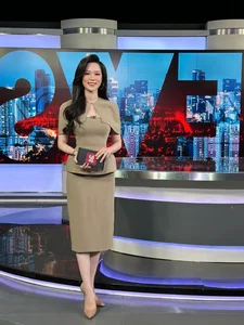 VTV’s Chuyen Dong 24h Host Captivates Fans with Stunning Off-Screen Fashion - image 2