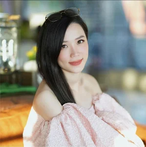 VTV’s Chuyen Dong 24h Host Captivates Fans with Stunning Off-Screen Fashion - image 3