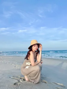 Trinh Pham Reveals Expert Secrets for Achieving Dreamy, Professional Social Media Photos - image 9