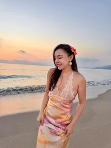 Trinh Pham Reveals Expert Secrets for Achieving Dreamy, Professional Social Media Photos - image 1