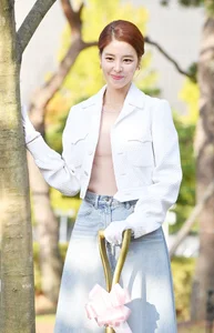 The Stunning and Timeless Fashion Style of Glass Slippers Actress Kim Gyu-ri - image 2