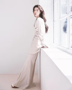 The Stunning and Timeless Fashion Style of Glass Slippers Actress Kim Gyu-ri - image 9