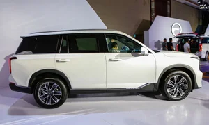 GAC GS8 Debuts in Vietnam: A New Contender Shaking Up the D-Segment SUV Market - image 6