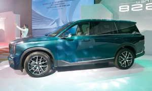GAC GS8 Debuts in Vietnam: A New Contender Shaking Up the D-Segment SUV Market - image 5