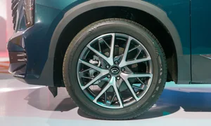 GAC GS8 Debuts in Vietnam: A New Contender Shaking Up the D-Segment SUV Market - image 0