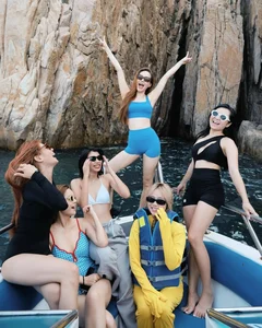 Celebrity Highlights: Hoang Thuy Linh's Elegance and Thuy Ngan's Romantic Moments - image 2