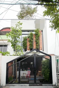 Stunning Da Nang Architecture: A Perfect Blend of Home and Cafe - image 1