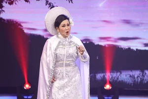The Queen of the Stage: A Story of Triumph, Tragedy, and Resilience - image 0