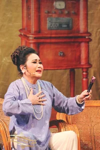 The Queen of the Stage: A Story of Triumph, Tragedy, and Resilience - image 5