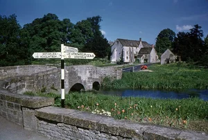 Nostalgic Color Photos of England in the Early 1950s - image 6