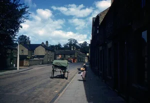 Nostalgic Color Photos of England in the Early 1950s - image 1