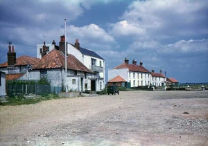 Nostalgic Color Photos of England in the Early 1950s - image 7