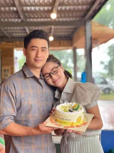 Handsome TV Police Officers and Their Hilariously Lukewarm On-Screen Romance Reactions - image 6